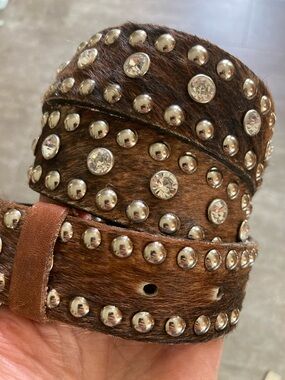 Nocona hair on cowhide belt ( 32-36”)